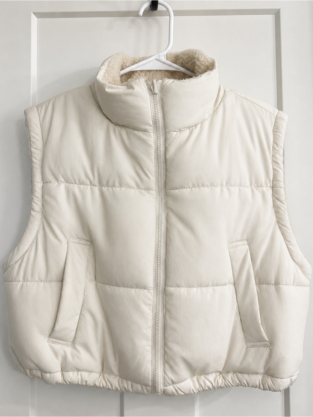 Altar’d State Reversible Puffer Sherpa Vest Ivory Cream Small